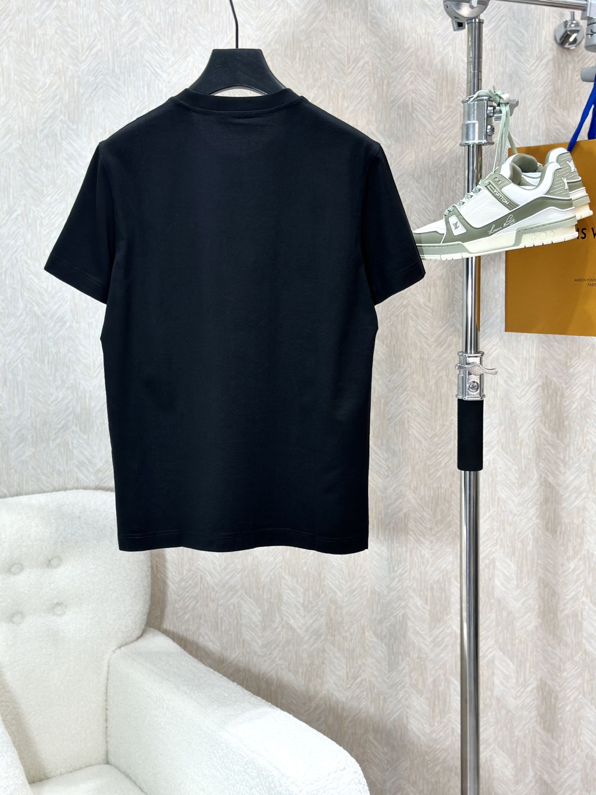 Áo phông T-shirt Dolce Gabbana DG Đen logo chữ nổi ngực Like Auth on web VTN
